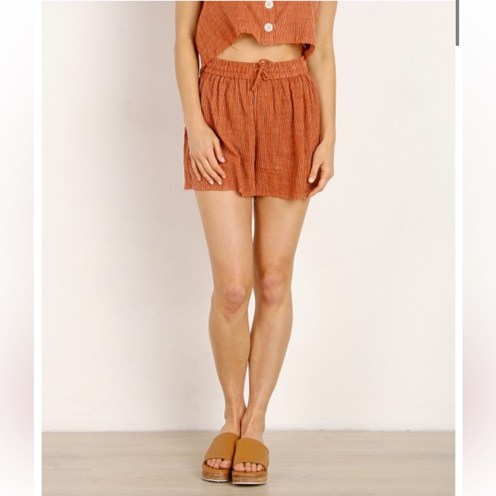 Rue stiic beachy linen striped brown rust white shorts